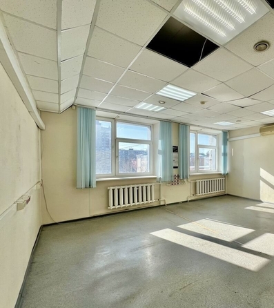 
  Продается универсальное помещение 3000 м². Фото 1.