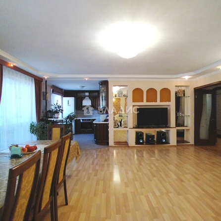 
   Продам 2-комнатную, 92 м², Жердева ул, 102

. Фото 6.