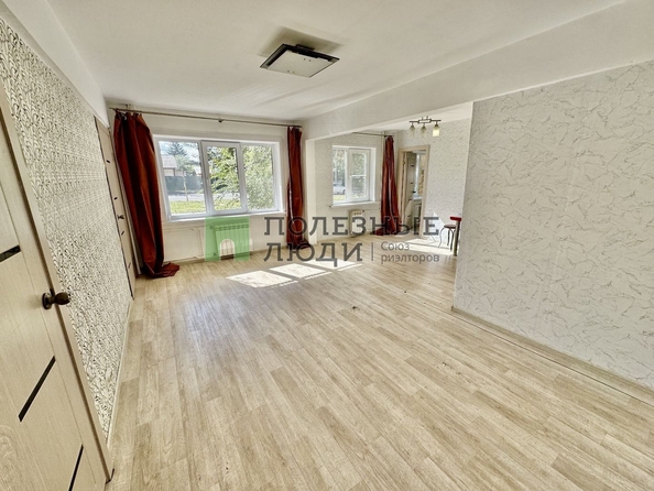 
   Продам 4-комнатную, 61 м², Бабушкина ул, 27

. Фото 10.