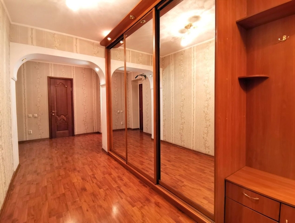 
   Продам 3-комнатную, 88.3 м², Цыбикова ул, 1А

. Фото 8.