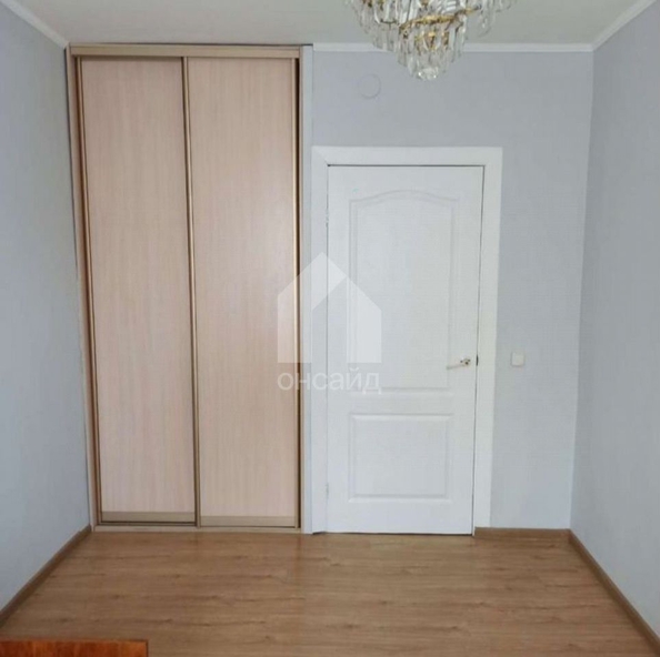 
   Продам 4-комнатную, 73.6 м², Строителей ул, 38

. Фото 3.