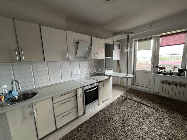 
  Продается 2-комн. квартира, 60 м², Солнечная ул, д. 28
. Фото 2.