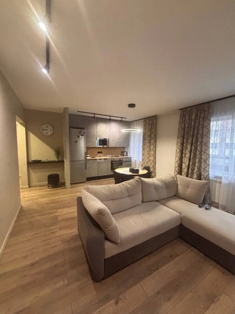 
  Продам 3-комн. квартиру 64 м². Фото 1.