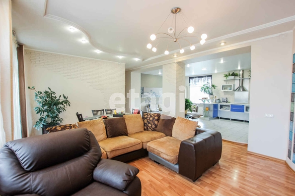 
  Продается 4-комн. квартира 121.8 м². Фото 2.