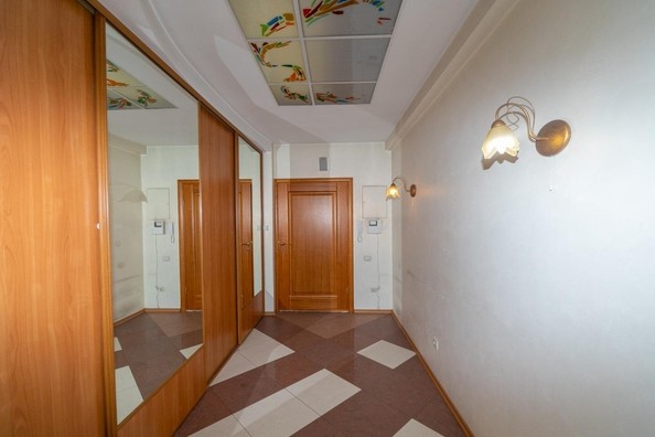 
   Продам 4-комнатную, 253 м², Александра Невского ул, 2

. Фото 47.