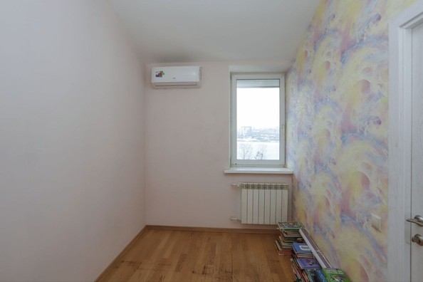 
   Продам 4-комнатную, 160 м², Гагарина б-р, 68В

. Фото 17.