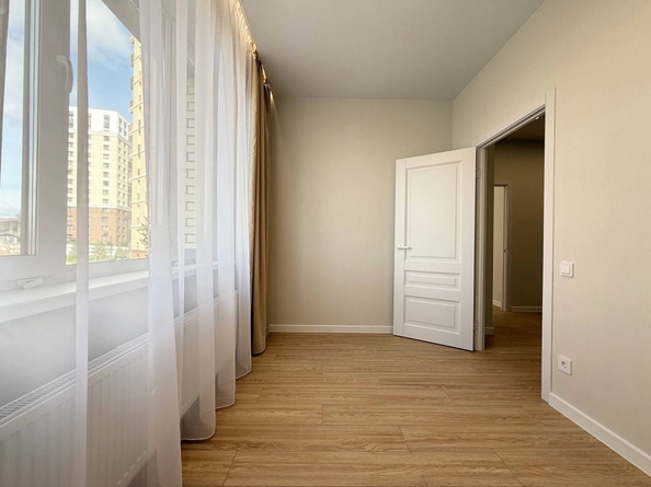 
  Продается 2-комн. квартира 40 м², в ЖК Квартал Стрижи, 3 очередь, дом 2. Фото 7.
