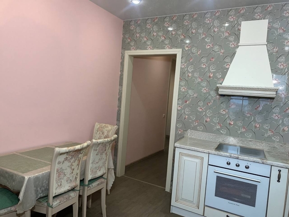 
  Продается 2-комн. квартира, 58.1 м², 18 мкр, д. 20
. Фото 2.