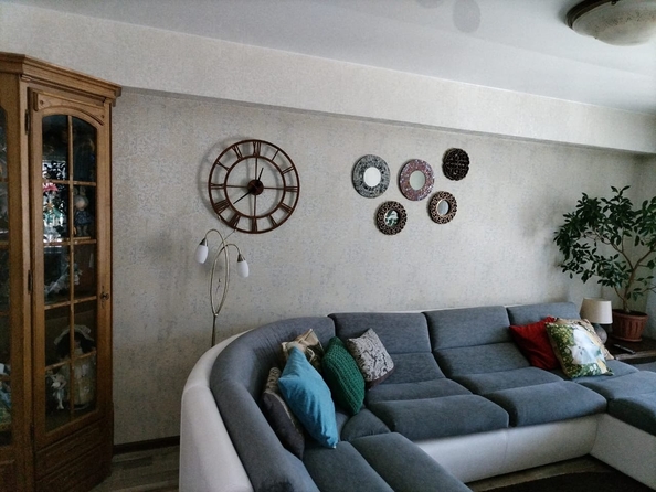 
  Продается 4-комн. квартира, 76.7 м², 212 кв-л, д. 6
. Фото 2.