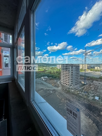 
   Продам 4-комнатную, 76.6 м², Октябрьский пр-кт, кор.Б

. Фото 3.