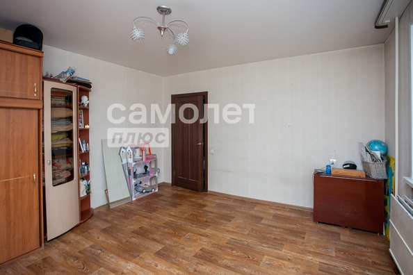 
   Продам 3-комнатную, 62.8 м², Строителей б-р, 52а

. Фото 15.