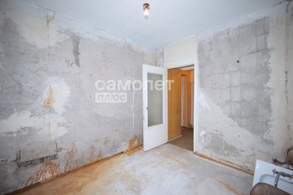 
   Продам 2-комнатную, 53.8 м², Строителей б-р, 40

. Фото 12.