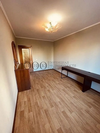 
   Продам 3-комнатную, 106 м², Строителей б-р, 28

. Фото 17.