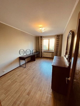 
   Продам 3-комнатную, 106 м², Строителей б-р, 28

. Фото 19.