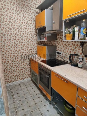 
   Продам 1-комнатную, 38.2 м², Шахтеров (Гравелит) тер, 74

. Фото 2.