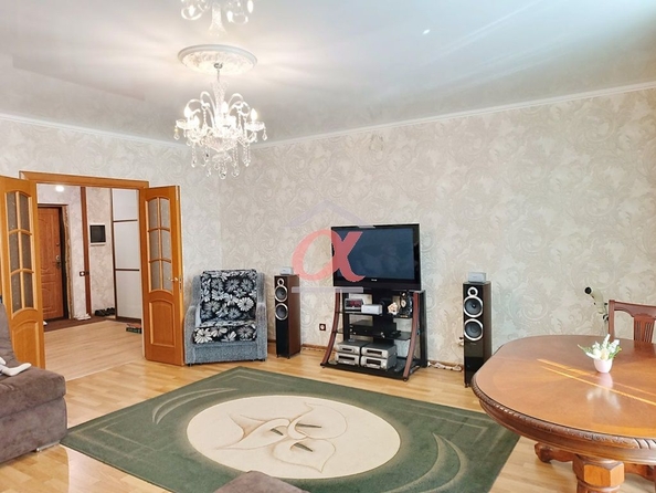 
   Продам 2-комнатную, 85.4 м², Шахтеров (Гравелит) тер, 66

. Фото 3.