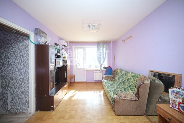 
   Продам 2-комнатную, 43.3 м², Строителей б-р, 42

. Фото 3.