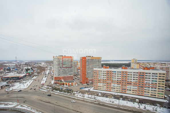 
   Продам 3-комнатную, 71.7 м², Шахтеров (Гравелит) тер, 115

. Фото 4.