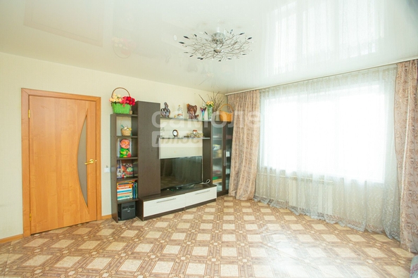 
   Продам 4-комнатную, 73.1 м², Шахтеров (Гравелит) тер, 85А

. Фото 1.