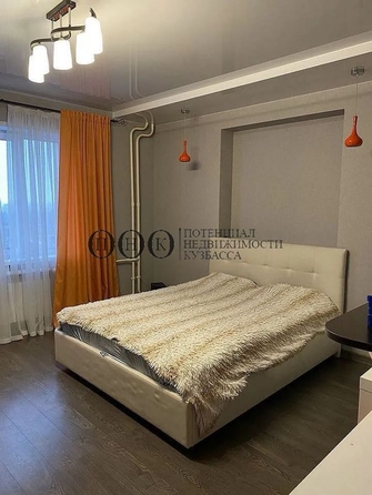 
   Продам 3-комнатную, 72.5 м², Шахтеров (Гравелит) тер, 74

. Фото 5.