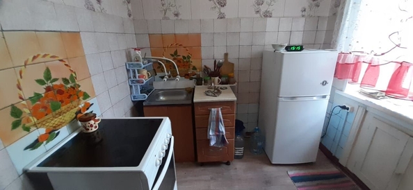 
   Продам 2-комнатную, 42 м², Унжакова ул, 6

. Фото 1.