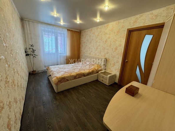 
   Продам 3-комнатную, 81.7 м², Жолтовского ул, 3

. Фото 2.