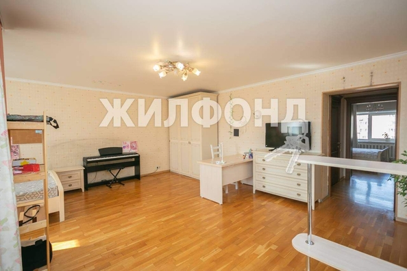 
   Продам 4-комнатную, 195 м², Павловского  ул, 5

. Фото 1.