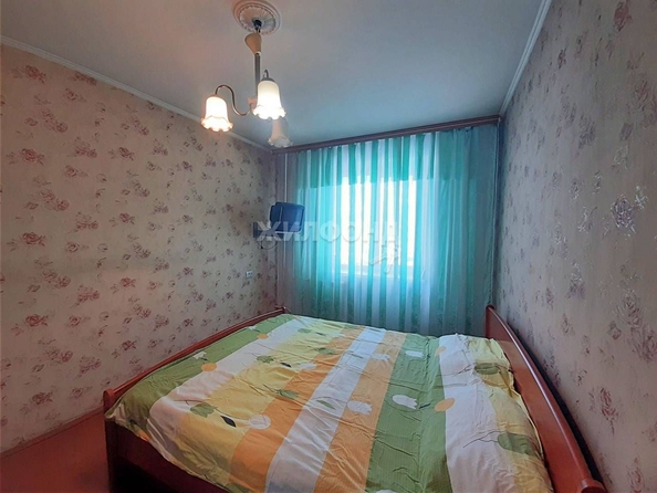 
   Продам 3-комнатную, 62 м², Тореза  ул, 103

. Фото 3.