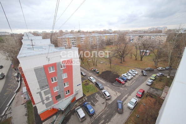 
   Продам 3-комнатную, 60.1 м², Строителей б-р, 35

. Фото 29.