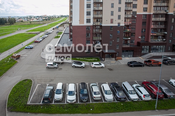 
   Продам 1-комнатную, 32 м², Строителей б-р, 63

. Фото 5.