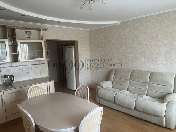 
   Продам 2-комнатную, 62.7 м², Веры Волошиной ул, 43

. Фото 13.