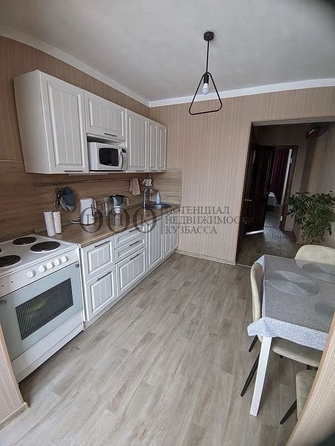 
   Продам 2-комнатную, 48.3 м², Сибиряков-Гвардейцев ул, 1

. Фото 1.