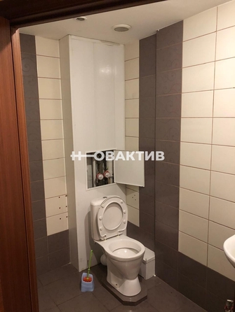 
   Продам помещение свободного назначения, 112.7 м², Октябрьский  пр-кт, 13

. Фото 7.