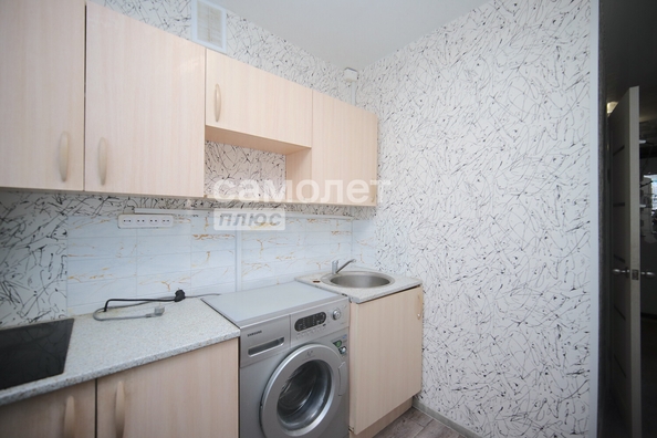 
   Продам 1-комнатную, 30.1 м², Красная горка мкр, 24

. Фото 8.