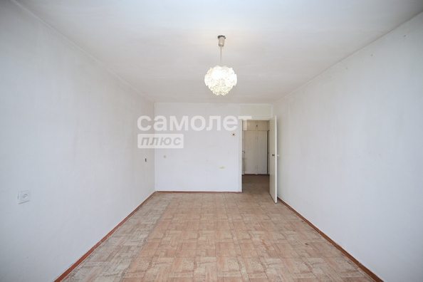 
   Продам 2-комнатную, 47.7 м², Сергея Тюленина ул, 6

. Фото 1.