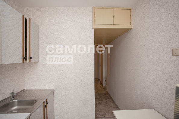 
   Продам 3-комнатную, 61.5 м², Строителей б-р, 7

. Фото 16.