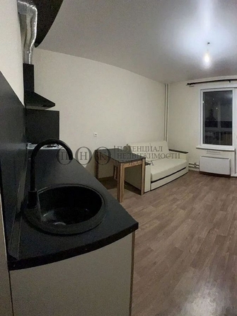 
   Продам 1-комнатную, 29 м², Веры Волошиной ул, 32

. Фото 1.