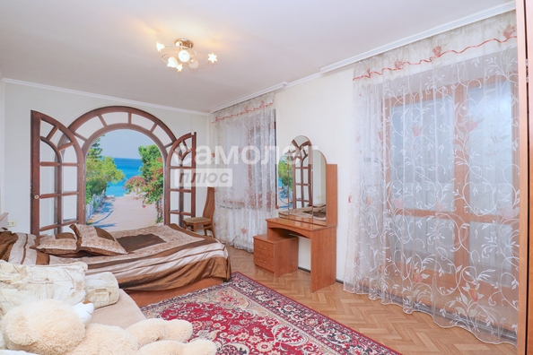 
   Продам 3-комнатную, 72.3 м², Радищева ул, 4

. Фото 1.