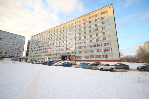 
   Продам 1-комнатную, 22.8 м², Строителей б-р, 56/2

. Фото 23.