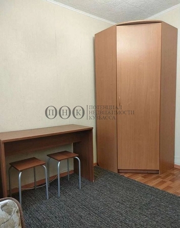 
   Продам 1-комнатную, 16.8 м², Строителей б-р, 50/2

. Фото 2.