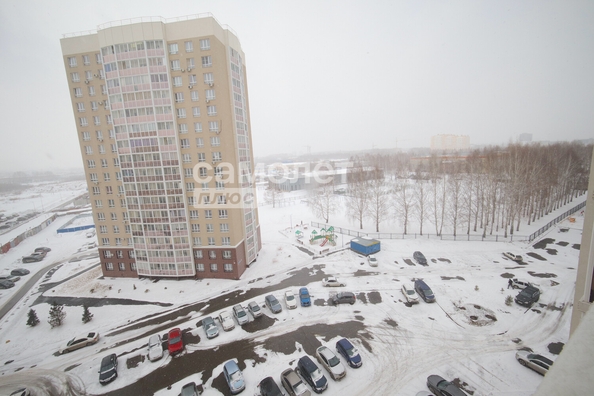 
   Продам 3-комнатную, 66.7 м², Строителей б-р, 65

. Фото 18.