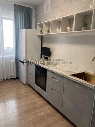 
   Продам 3-комнатную, 65.5 м², Юрия Двужильного ул, 32б

. Фото 23.