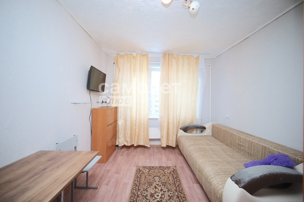 
   Продам 1-комнатную, 16.6 м², Строителей б-р, 56/2

. Фото 1.