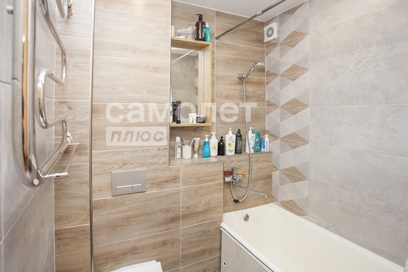 
   Продам 1-комнатную, 30 м², Строителей б-р, 28а

. Фото 5.