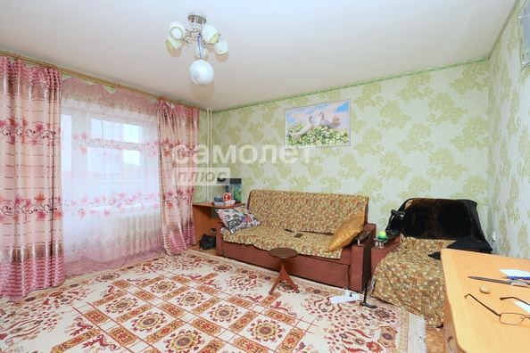 
   Продам 3-комнатную, 65.9 м², Солнечный мкр, 24б

. Фото 2.