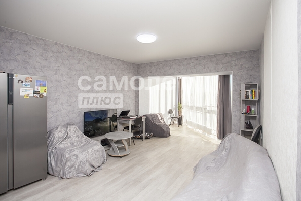 
   Продам 2-комнатную, 50 м², Строителей б-р, 71

. Фото 5.