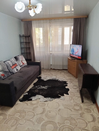 
  Сдам в аренду 1-комнатную квартиру, 52.3 м², Ленинск-Кузнецкий

. Фото 3.