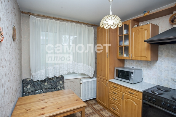 
  Продается 3-комн. квартира, 61 м², Сергея Тюленина ул, д. 4
. Фото 2.