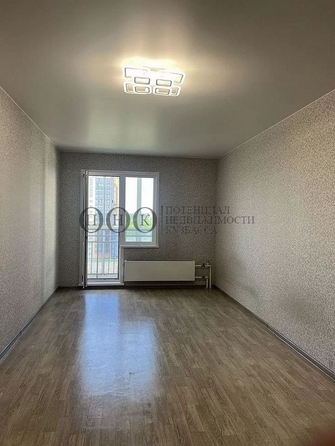 
  Продается 1-комн. квартира, 28.5 м², Строителей б-р, д. 69
. Фото 2.