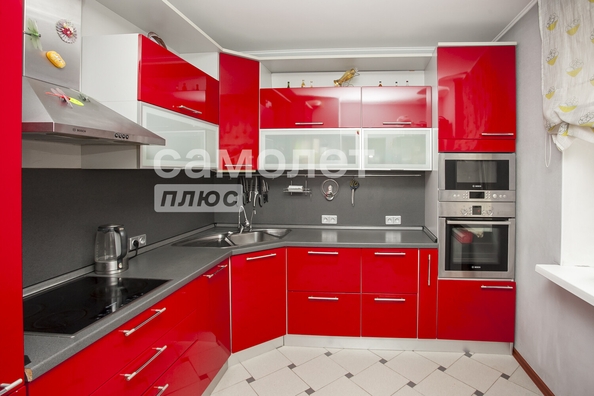 
  Продается 4-комн. квартира, 96.4 м², Комсомольский пр-кт, д. 25
. Фото 2.